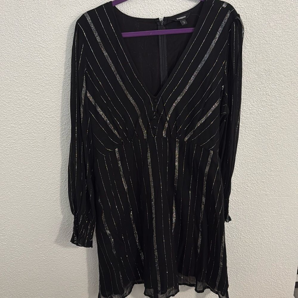 Express- sparkly black magic mini- long sleeve- black and silver- Size XL